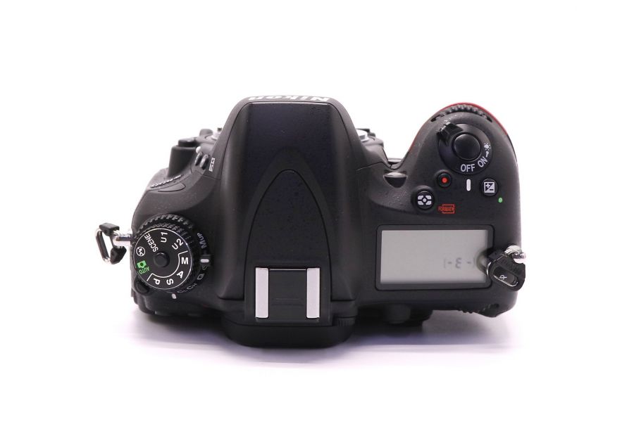 Nikon D600 body в упаковке (пробег 9100 кадров)