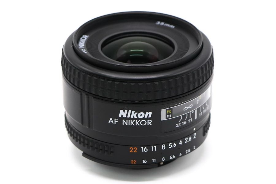 Nikon 35mm f/2D AF Nikkor