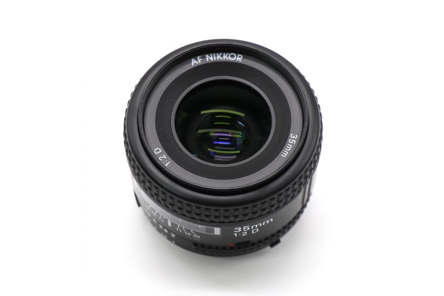 Nikon 35mm f/2D AF Nikkor