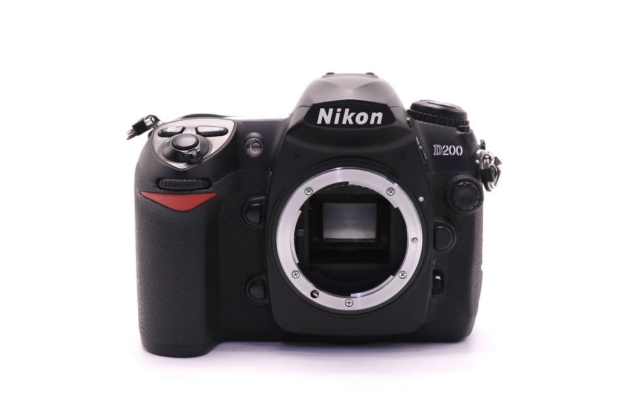 Nikon D200 body (пробег 4500 кадров)