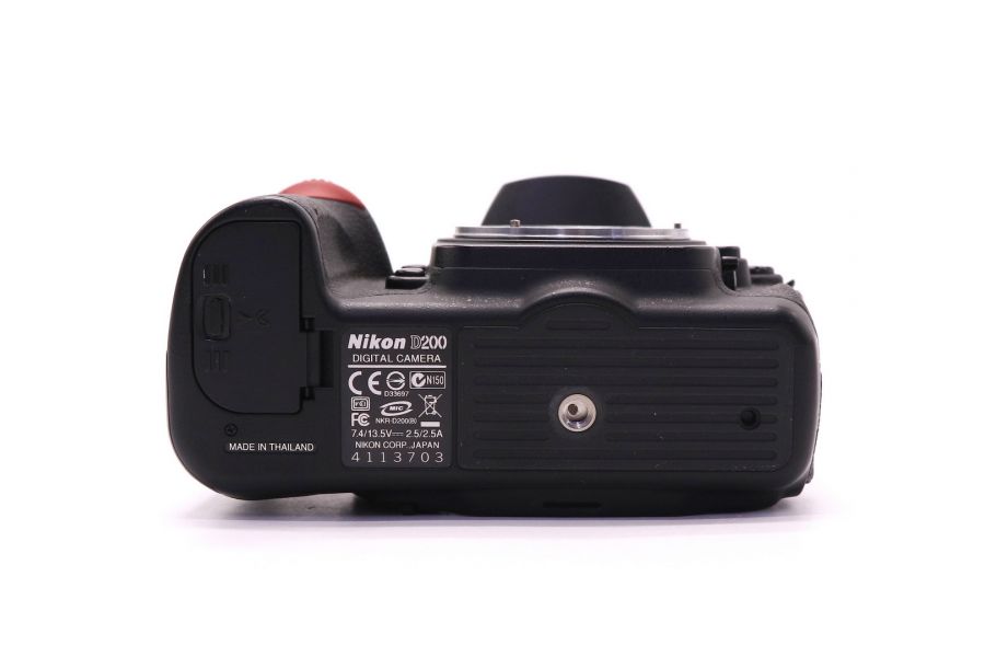 Nikon D200 body (пробег 4500 кадров)