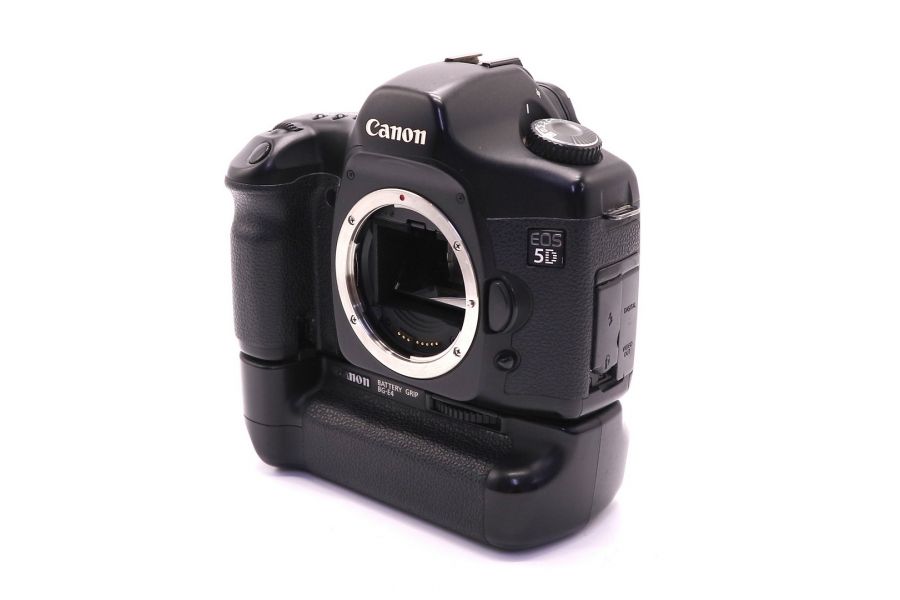 Canon EOS 5D body + батарейная ручка Canon BG-E4