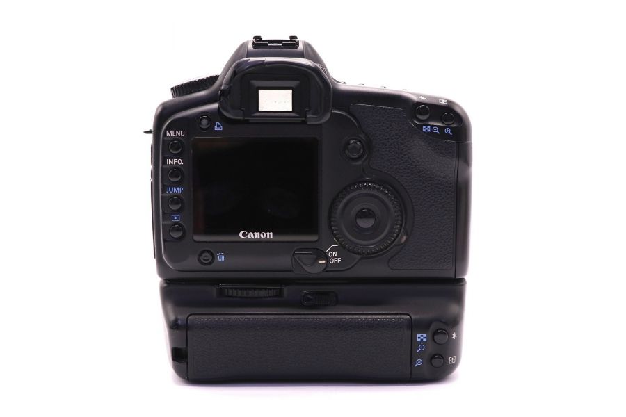 Canon EOS 5D body + батарейная ручка Canon BG-E4