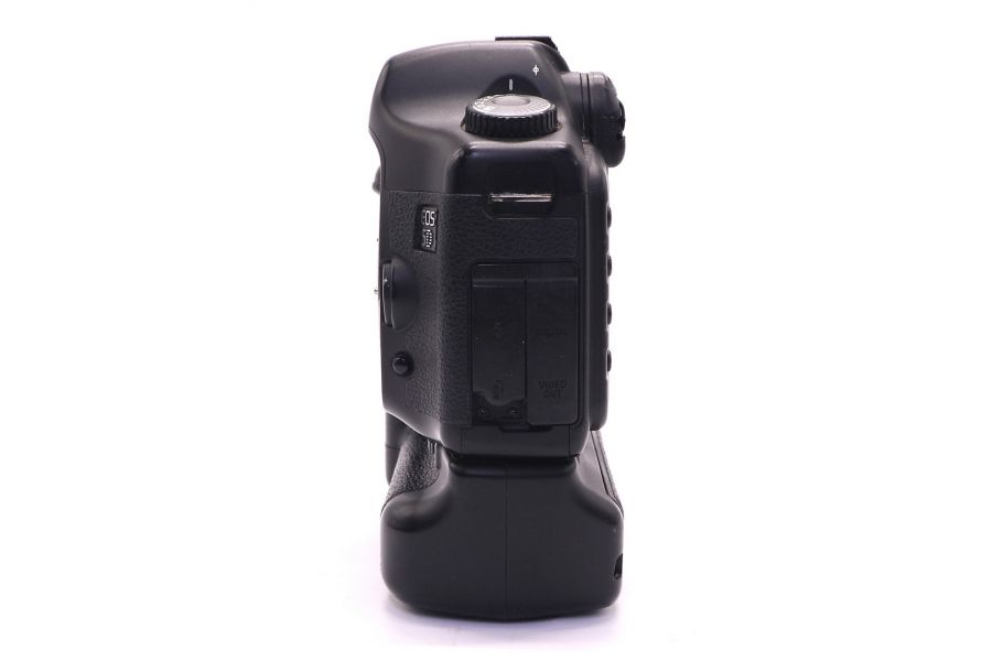 Canon EOS 5D body + батарейная ручка Canon BG-E4