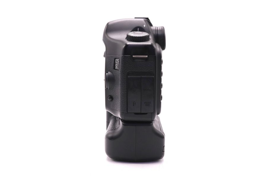 Canon EOS 5D body + батарейная ручка Canon BG-E4