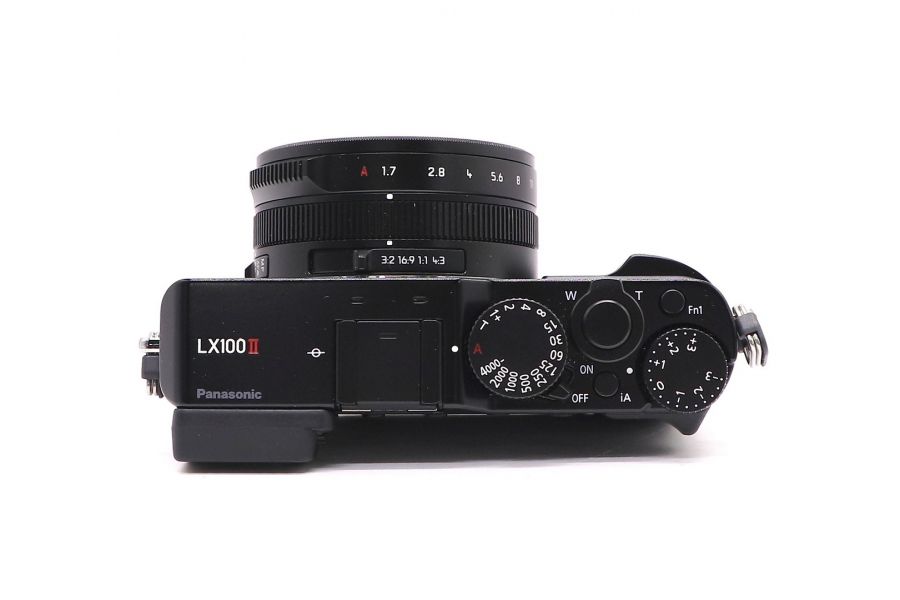 Panasonic Lumix DC-LX100M2 в упаковке