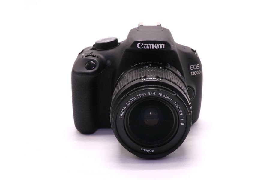 Canon EOS 1200D kit в упаковке (пробег 9500 кадров)