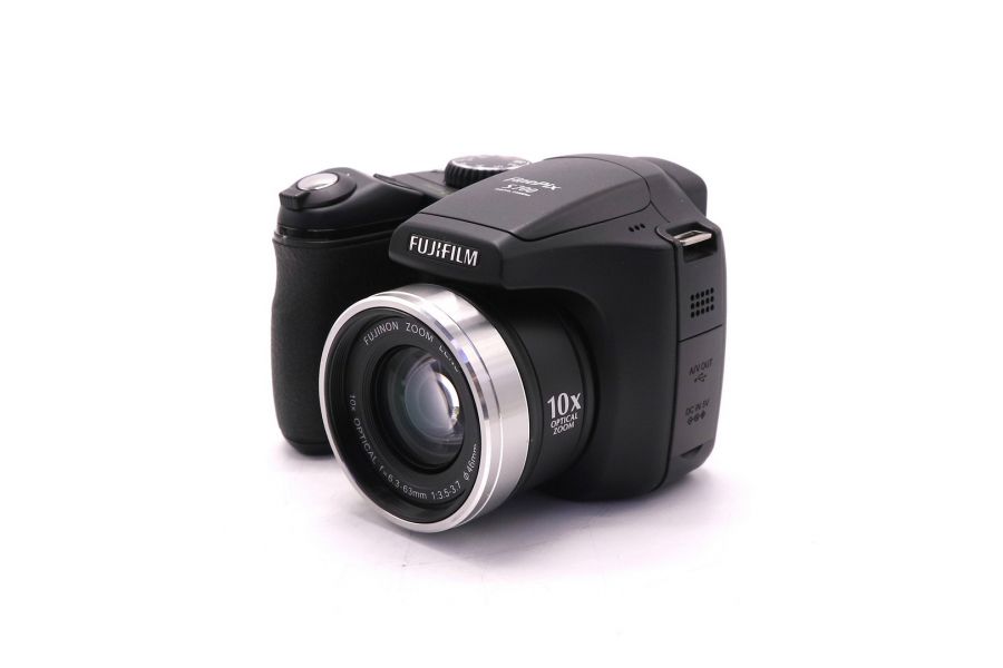 Фотоаппарат цифровой Fujifilm FinePix S700 в упаковке