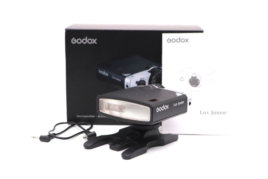 Фотовспышка Godox Lux Junior в упаковке