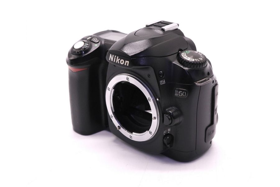 Nikon D50 body (пробег 44710 кадров)