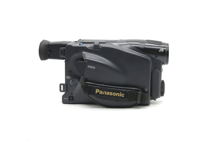 Видеокамера Panasonic NV-R200EN в упаковке