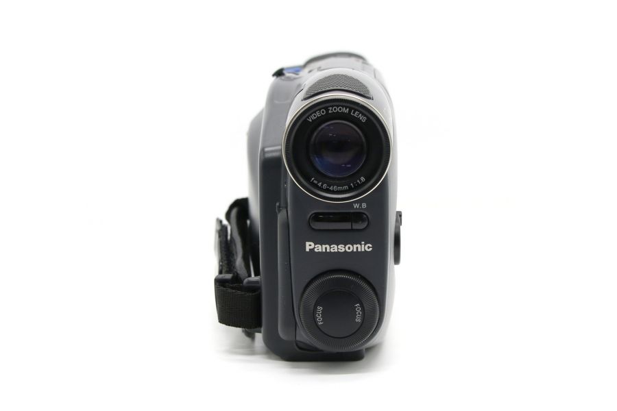 Видеокамера Panasonic NV-R200EN в упаковке