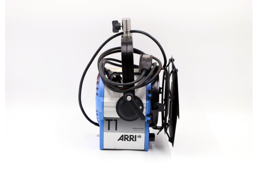 Галогенный осветитель ARRI True Blue T1 L3.39610.D
