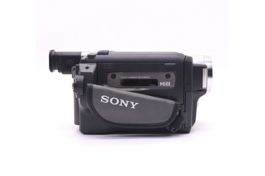 Видеокамера Sony CCD-TR718E