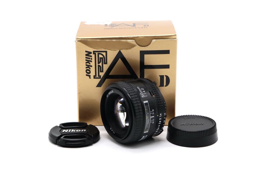 Nikon 50mm f/1.4D AF Nikkor в упаковке