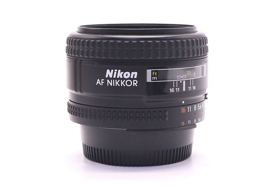 Объектив Nikon 50mm f/1.4D AF Nikkor в упаковке