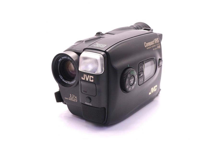 Видеокамера JVC GR-AX68 в упаковке