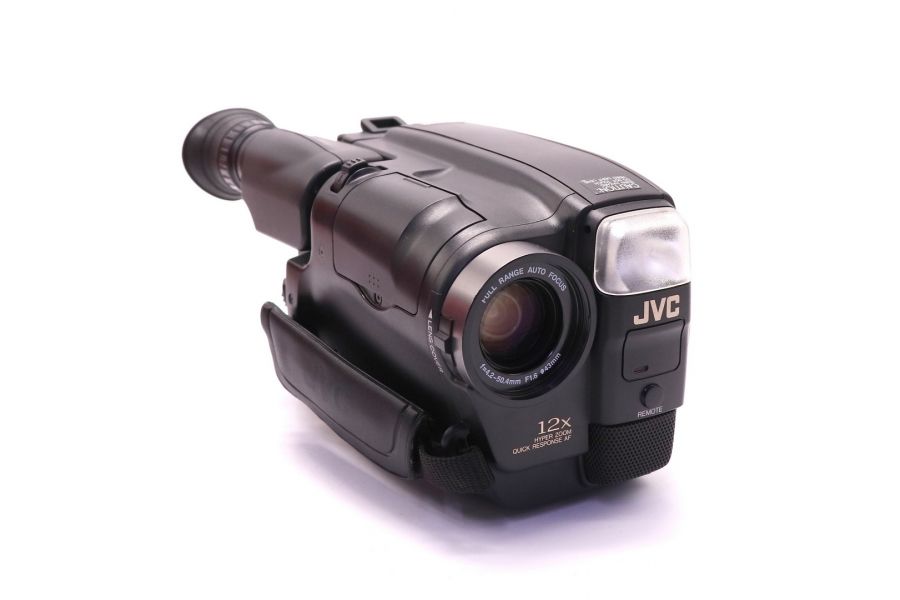 Видеокамера JVC GR-AX68 в упаковке