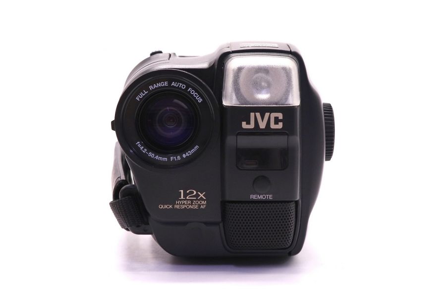 Видеокамера JVC GR-AX68 в упаковке