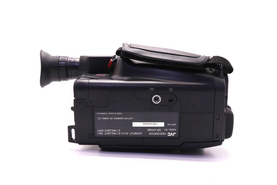 Видеокамера JVC GR-AX68 в упаковке