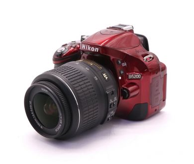 Nikon D5200 kit (пробег 8795 кадров)