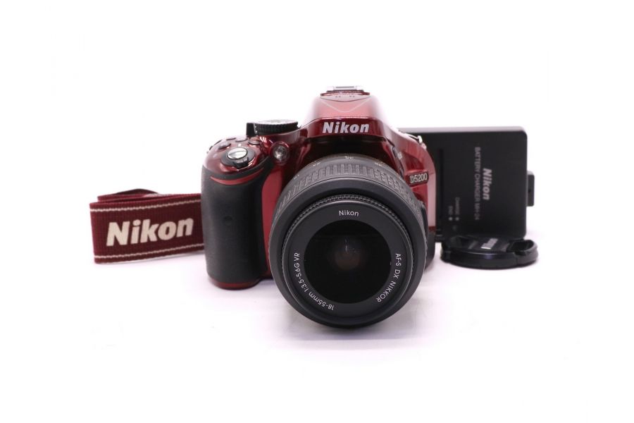 Nikon D5200 kit (пробег 8795 кадров)