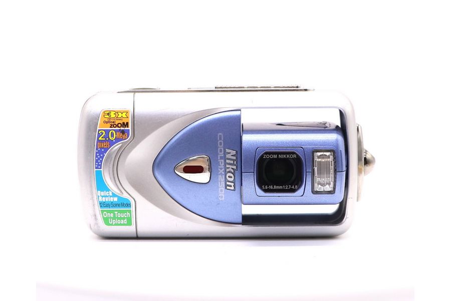 Nikon Coolpix 2500 в упаковке 