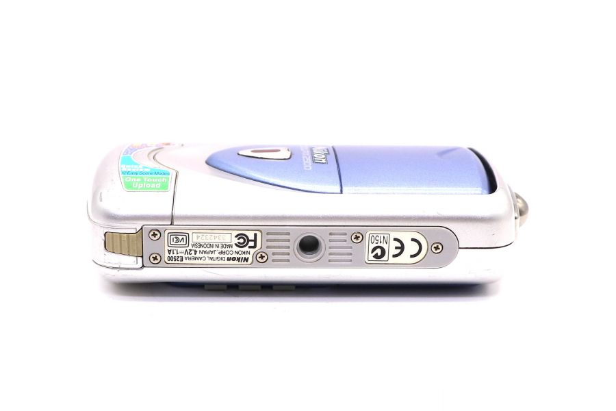 Nikon Coolpix 2500 в упаковке 