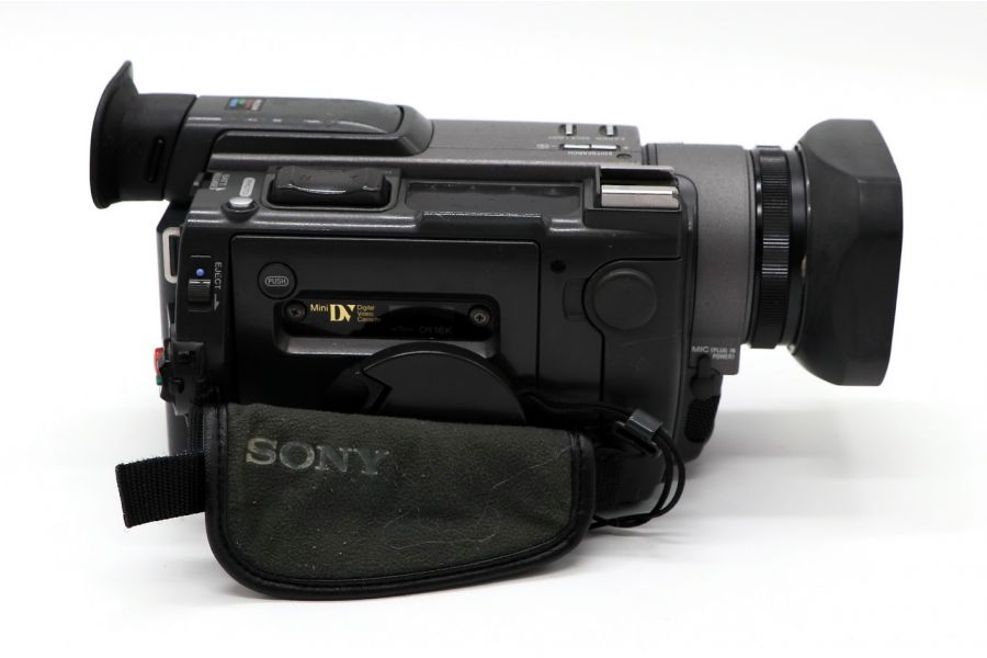 Видеокамера Sony DSR-PD100AP
