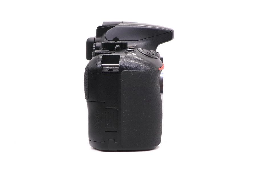 Nikon D3500 body (пробег 21525 кадров)