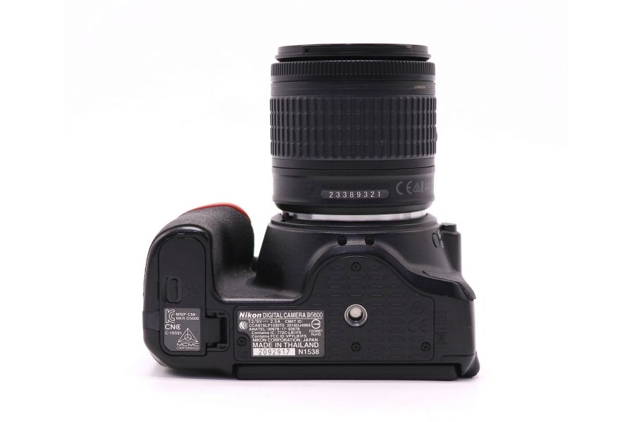 Nikon D5600 kit (пробег 15780 кадров)