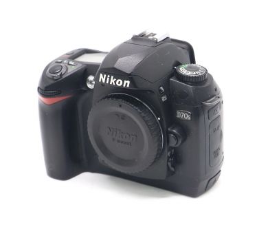 Nikon D70s body (пробег 7045 кадров)