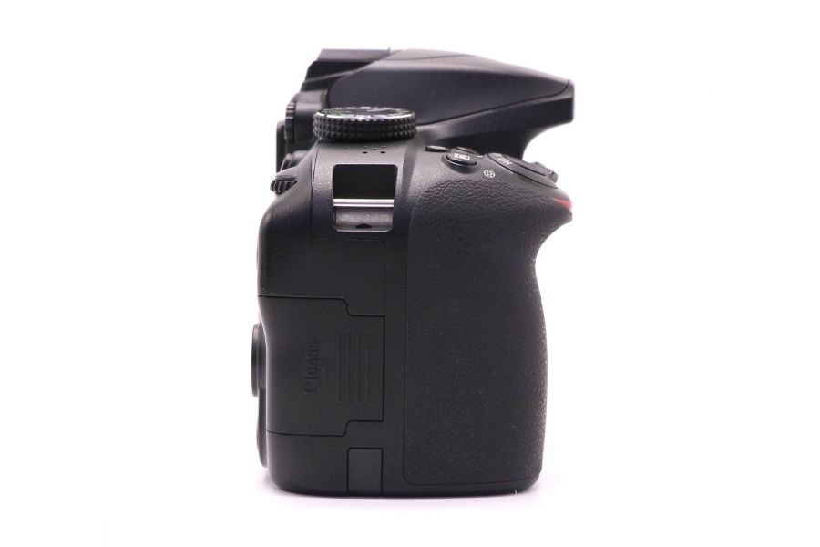 Nikon D3400 body (пробег 34015 кадров)
