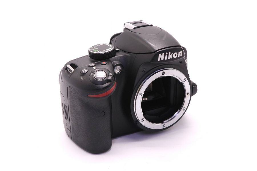 Nikon D3200 body (пробег 12950 кадров)