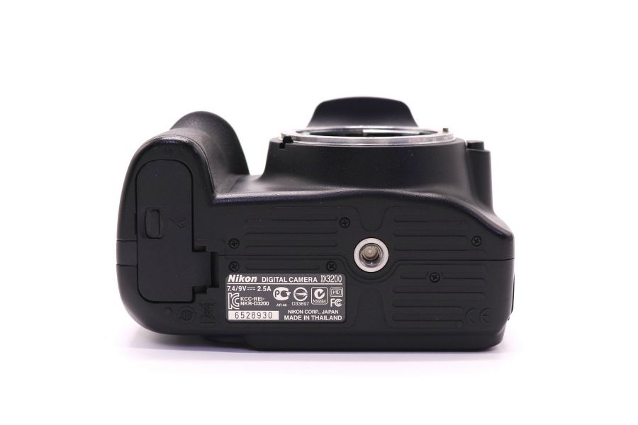 Nikon D3200 body (пробег 12950 кадров)