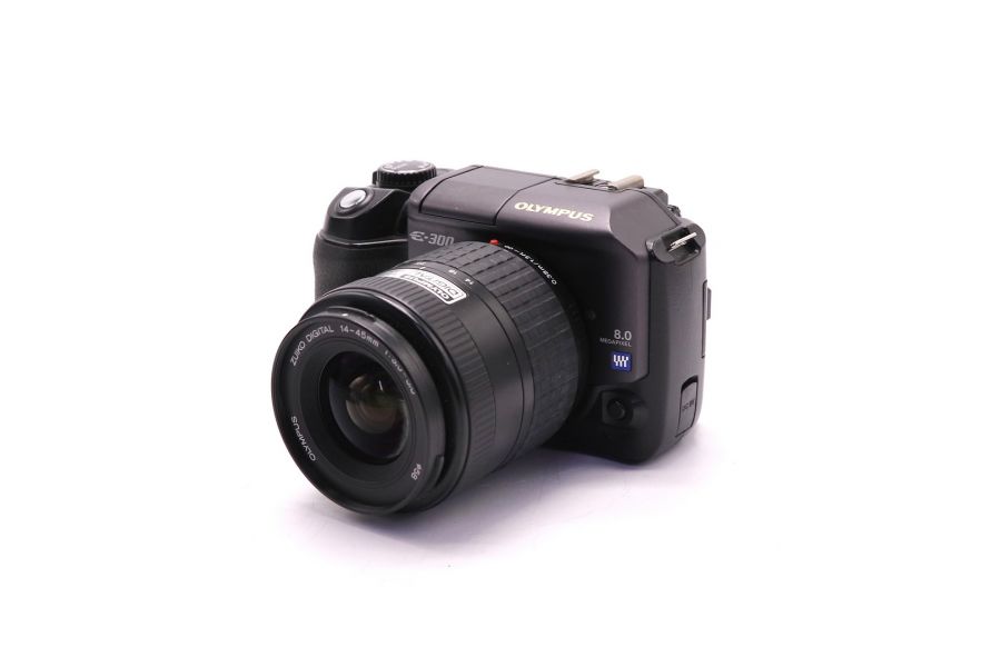 Olympus E-300 kit (пробег 13375 кадров)