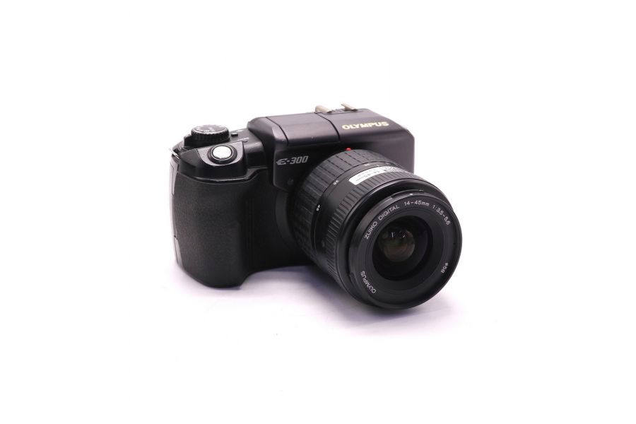 Olympus E-300 kit (пробег 13375 кадров)