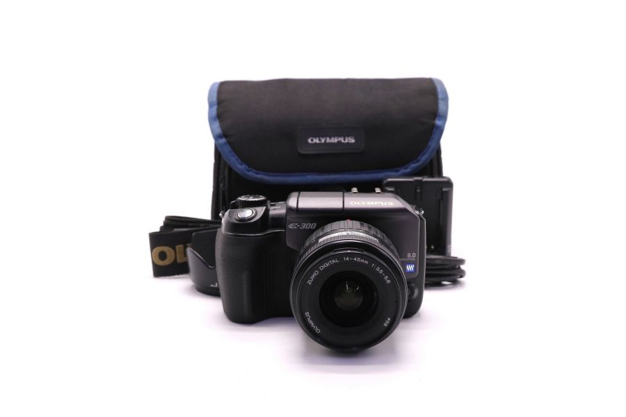 Olympus E-300 kit (пробег 13375 кадров)
