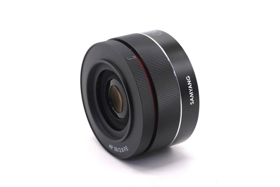 Samyang AF 35mm f/2.8