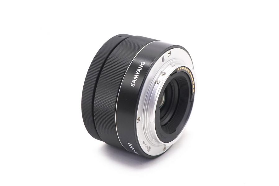 Samyang AF 35mm f/2.8