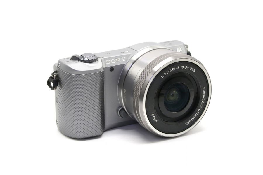 Sony A5000 silver kit (пробег 3700 кадров)