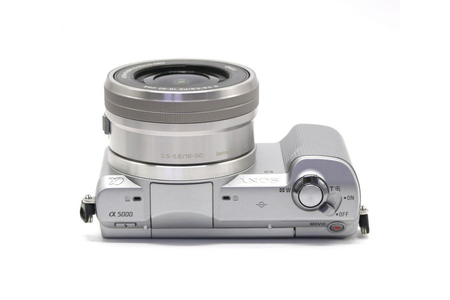 Sony A5000 silver kit (пробег 3700 кадров)