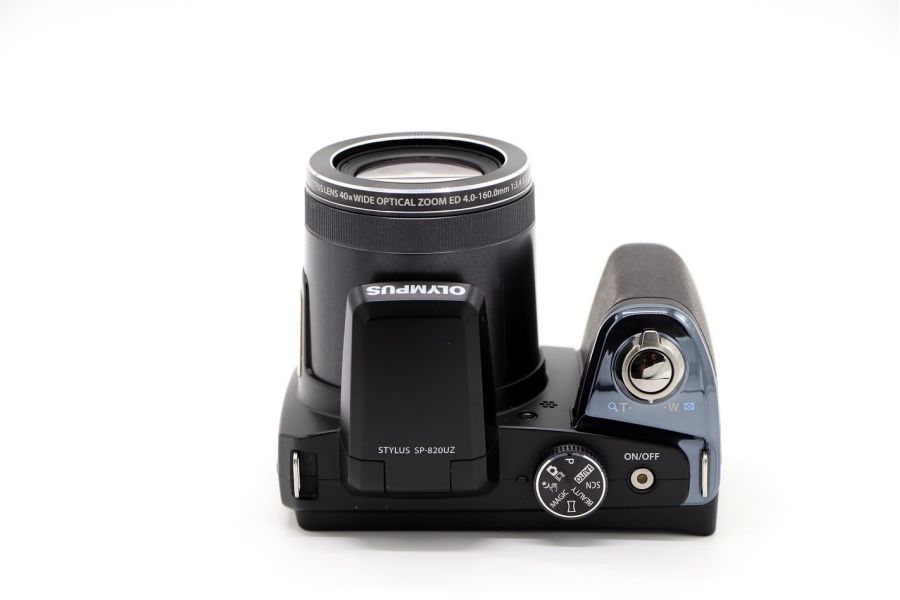 Olympus SP-820UZ