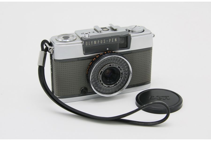 Фотокамера аналоговая Olympus-Pen EE-2 (Japan, 1972)