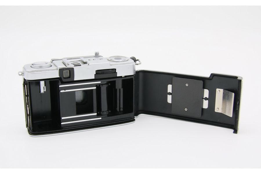 Фотокамера аналоговая Olympus-Pen EE-2 (Japan, 1972)