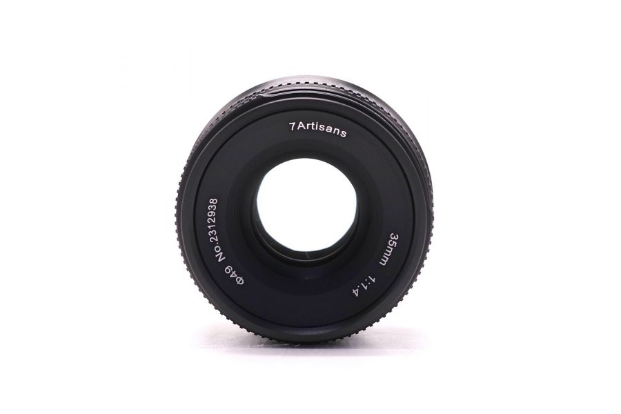 7Artisans 35mm f/1.4 APS-C Micro 4/3 в упаковке