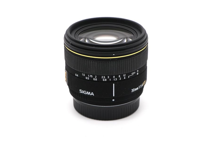Sigma AF 30mm f/1.4 EX DC Pentax