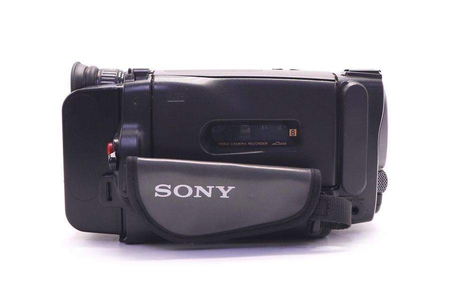 Видеокамера Sony CCD-TRV24E