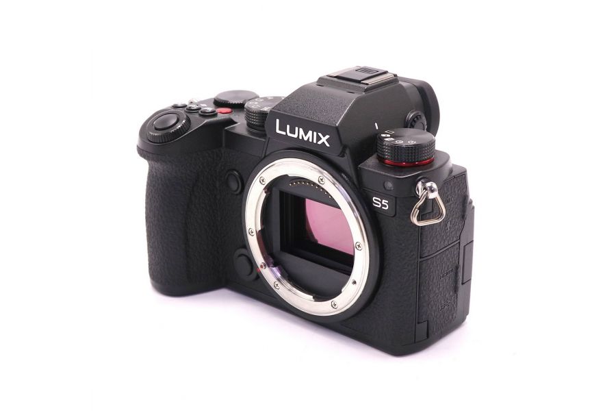 Panasonic Lumix DC-S5 body (пробег 2310 кадров)