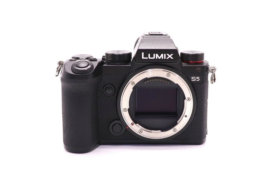 Panasonic Lumix DC-S5 body (пробег 2310 кадров)